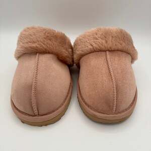 FLOOPI TAN FAUX FUR LINED SLIP ON SLIPPERS SIZE LARGE